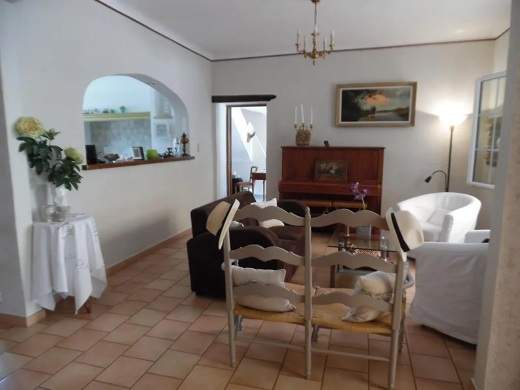 Bed & Breakfast Le Mas Du Platane Bed and Breakfast Cavaillon