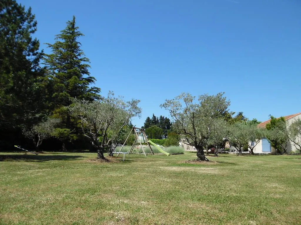 Bed & Breakfast Le Mas Du Platane Bed and Breakfast Cavaillon